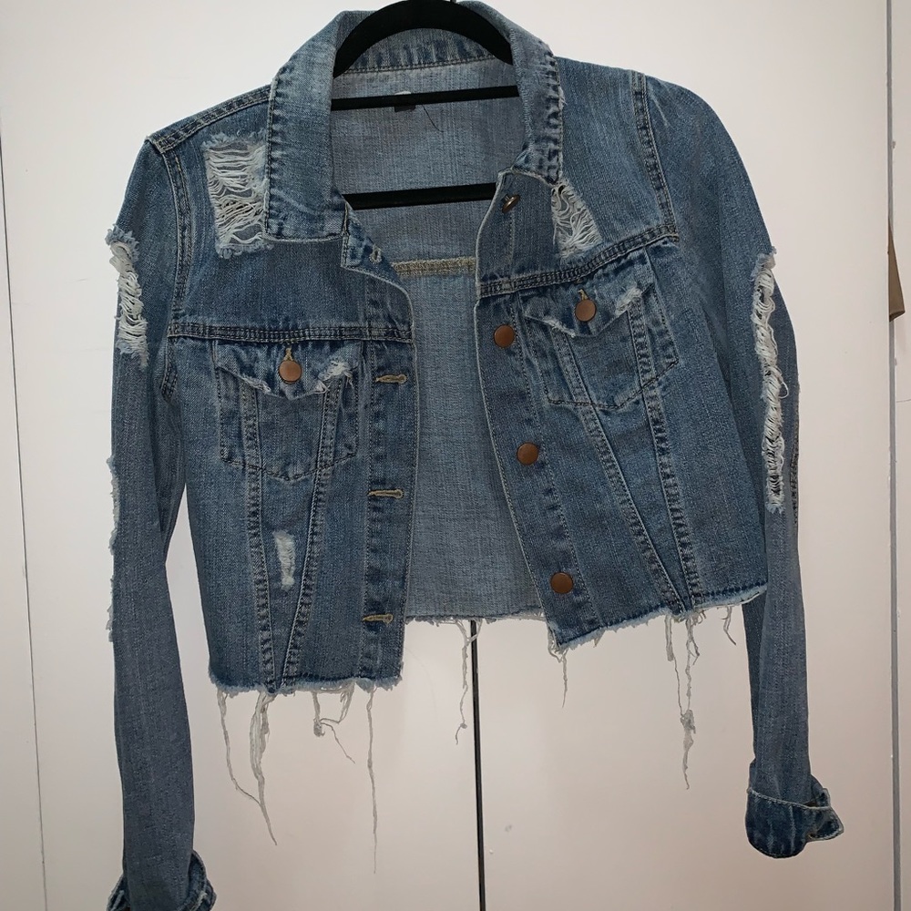Final $ Ditressed 90s-style denim jacket